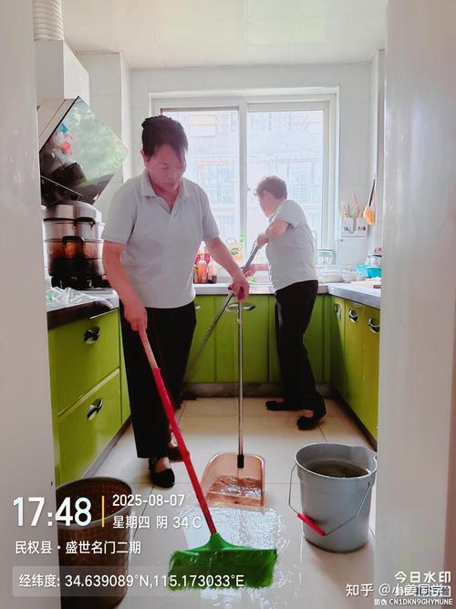 暖心守护显担当！盛世名门物业紧急处置水管爆管险情获业主点赞